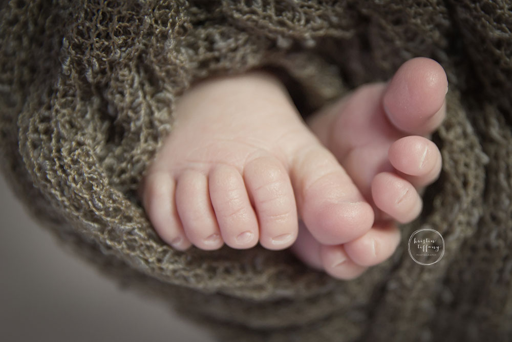 a photo of newborn baby toes