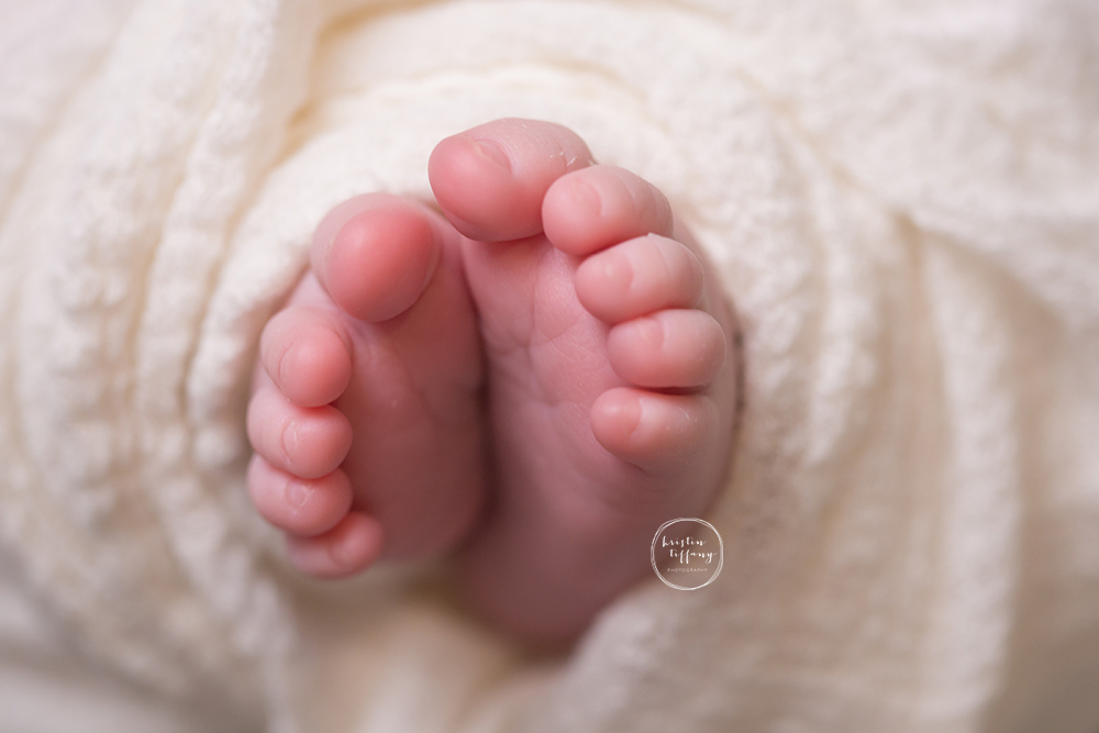 a photo of newborn feet