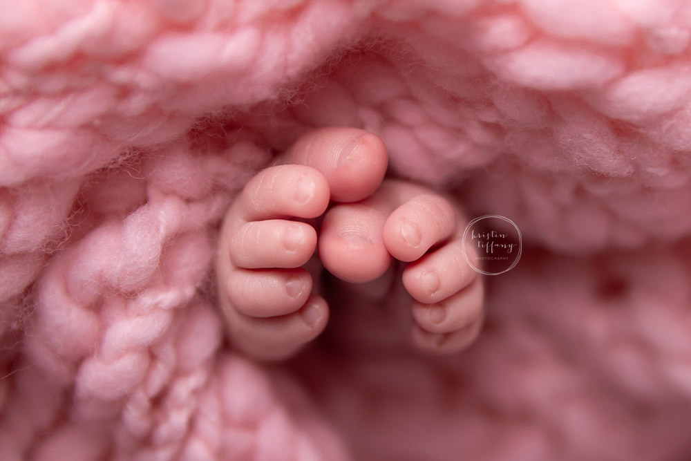 a photo of newborn baby toes